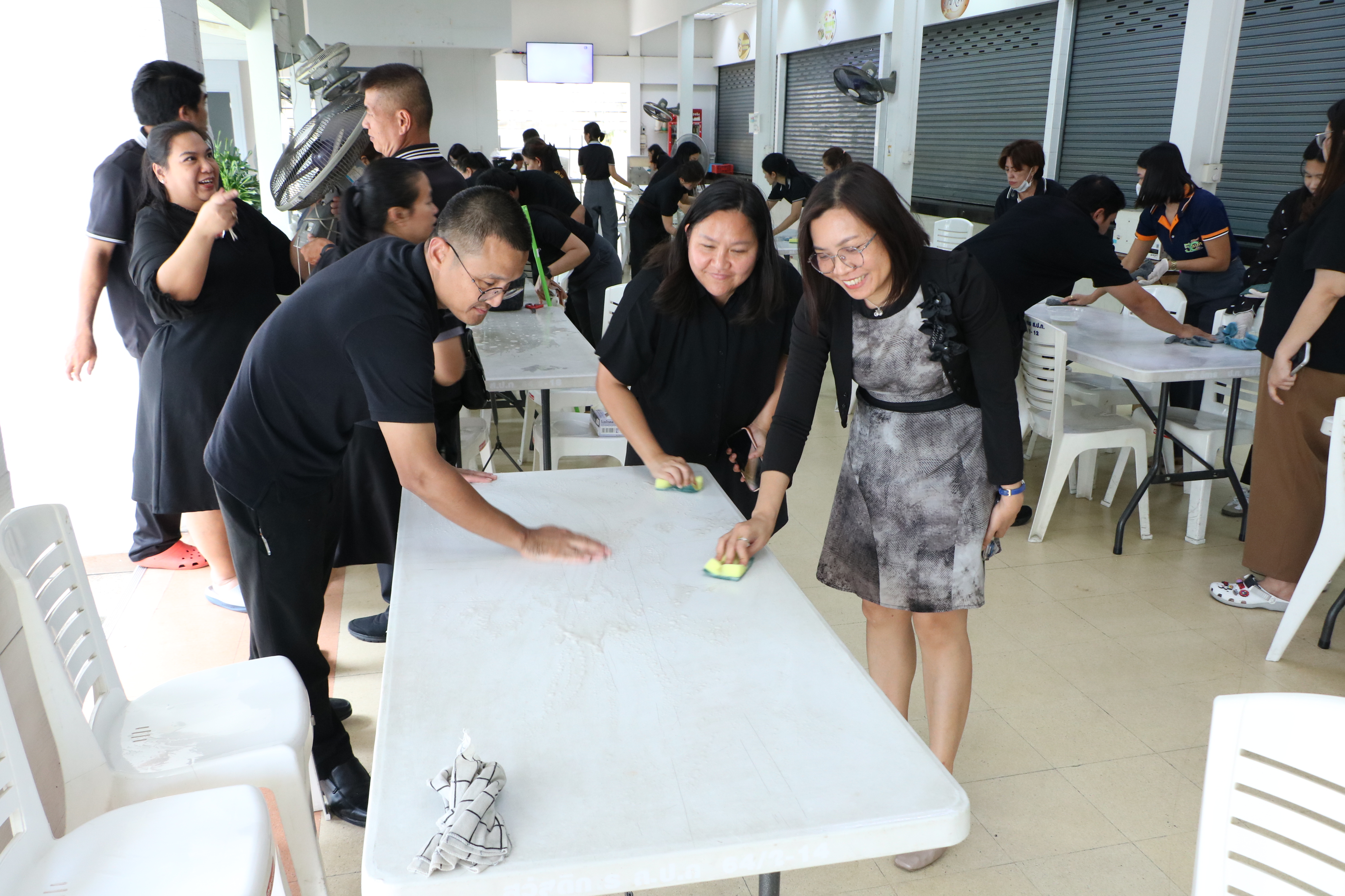 title - ส.ป.ก. โดยกองการเจ้าหน้าที่จัดกิจกรรมสร้างเสริมบรรยากาศและสภาพแวดล้อมที่ดี ในร้านค้าสวัสดิการและโรงอาหารสวัสดิการ